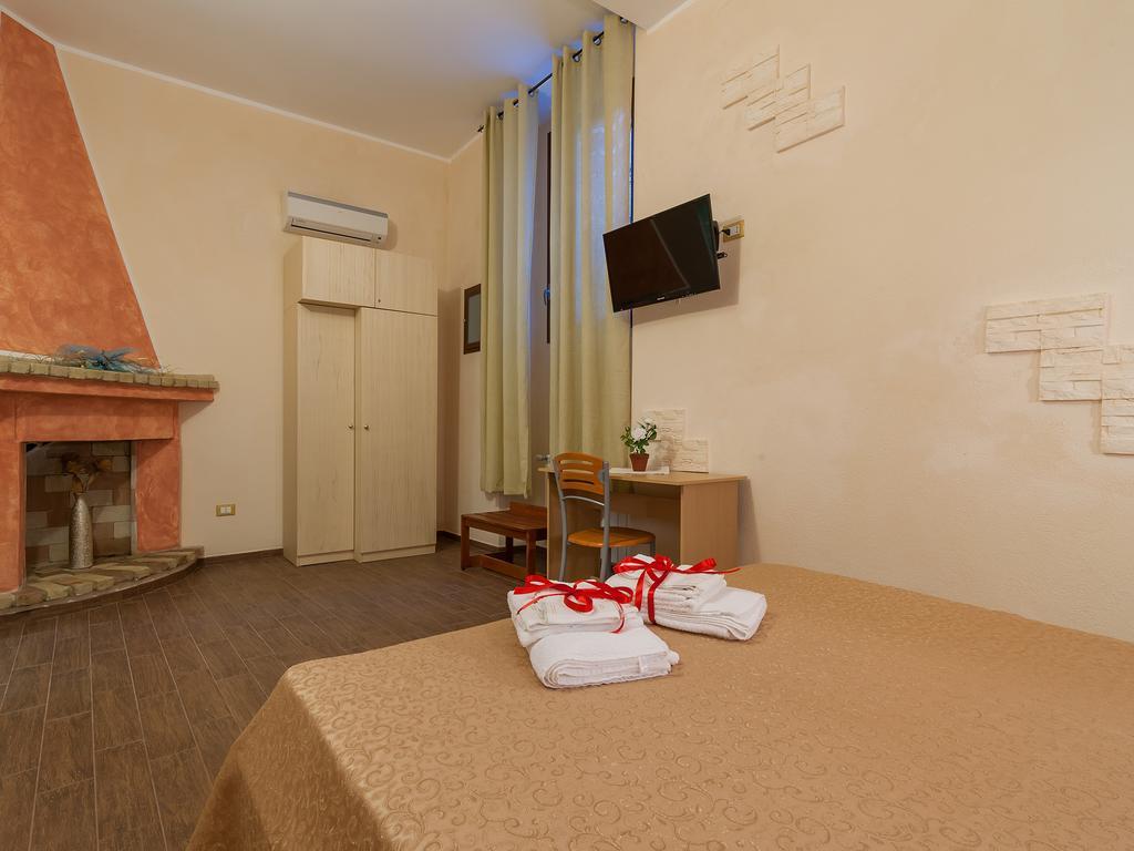 Il Borgo Bed & Breakfast กาญารี ห้อง รูปภาพ
